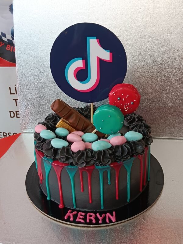 Tarta TIK TOK Cobertura En Buttercream - Imagen 4